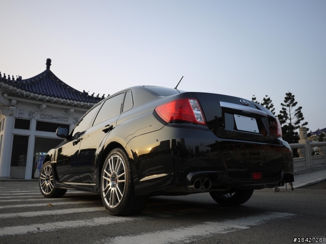 黑色 2011 STI Sedan 簡易開箱