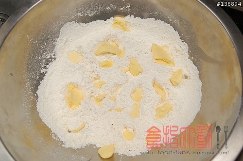 [烘焙菜鳥日誌] 爆很大的「葡萄司康餅」(Scone) ~味道還不賴呢！