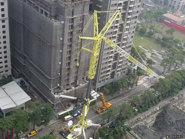 LIEBHERR-1200T吊車上工了 "2/16日新增巨怪躺下照片(拆除)"