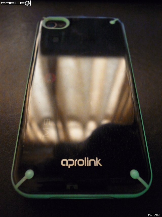 [分享] aprolink For iPhone4 夜光背蓋~