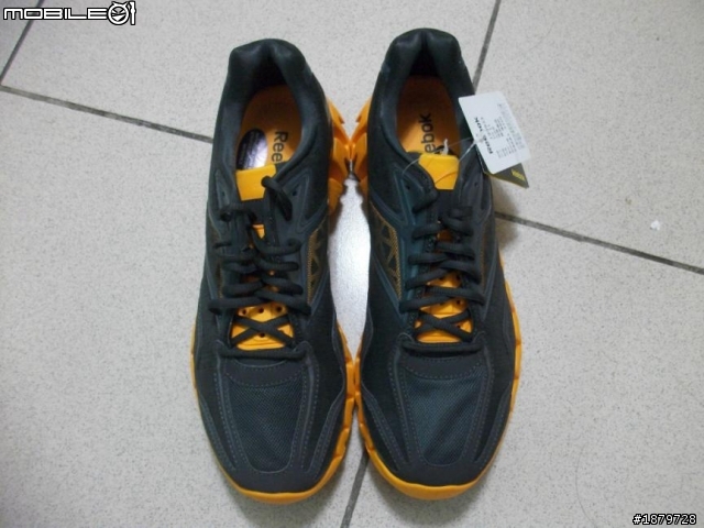一雙可以極速奔馳的翅膀!!Reebok zigtech 開箱分享~