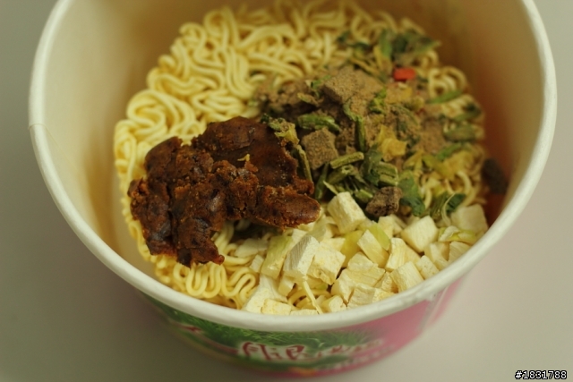 可以來個泡麵開箱文嗎?