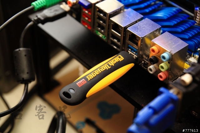 入門級USB3.0隨身碟PK高貴的USB2.0隨身碟
