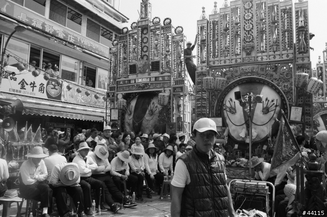 [分享]初六三峽祖師廟神豬~黑白底片