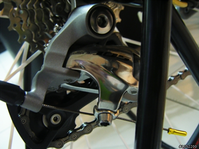 [分享]AXMAN R11 黑金 碳纖維公路車 (2/17新增AMAIN T. RD40SL鋁合金板輪)
