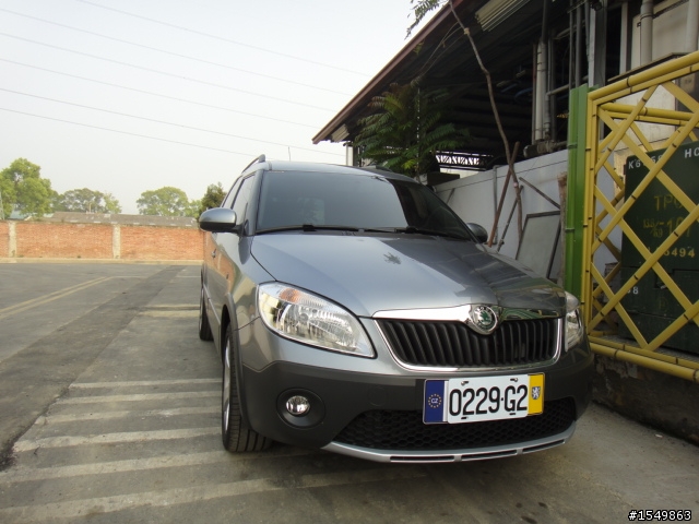 SKODA Roomster scout交車了....