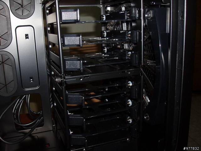 [純開箱]過完年 幫電腦換個新家 流線胖寶貝 Corsair 600T