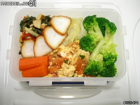剛煮完早餐哩～～等老公起床吃早餐唷（3月23日便當)