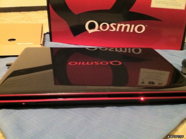 [開箱]  Toshiba 最高效能機種 Qosmio - X505 第一次開箱 !!