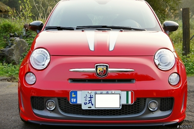 驚見超火紅 Abarth 500 法拉利 695(有圖)!!
