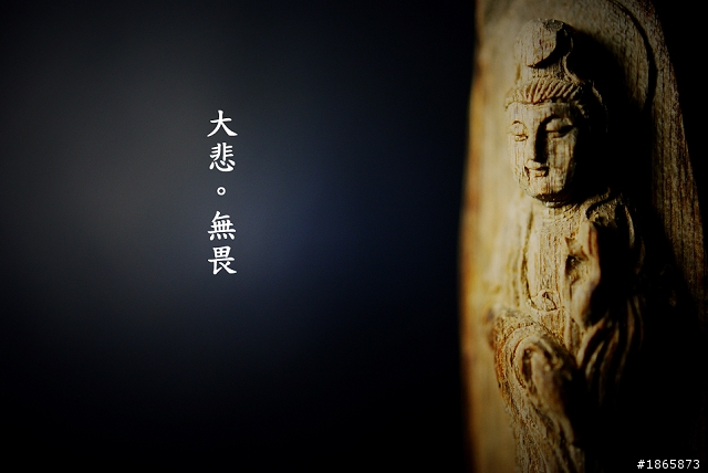 新雕刻回來的沉香小雕件