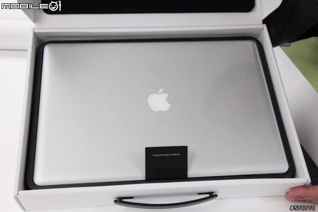 [開箱]2011 Macbook Pro 17" 臺灣客製化版本到貨!!