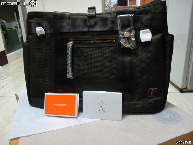 [開箱] 親愛的太太送我的PORTER新包包