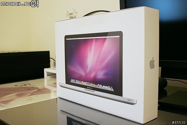 [敗家] 2011 MacBook Pro 15" + 120GB SSD + 8GB RAM 台灣版開箱 (更新：03/31 改裝第二顆硬碟)