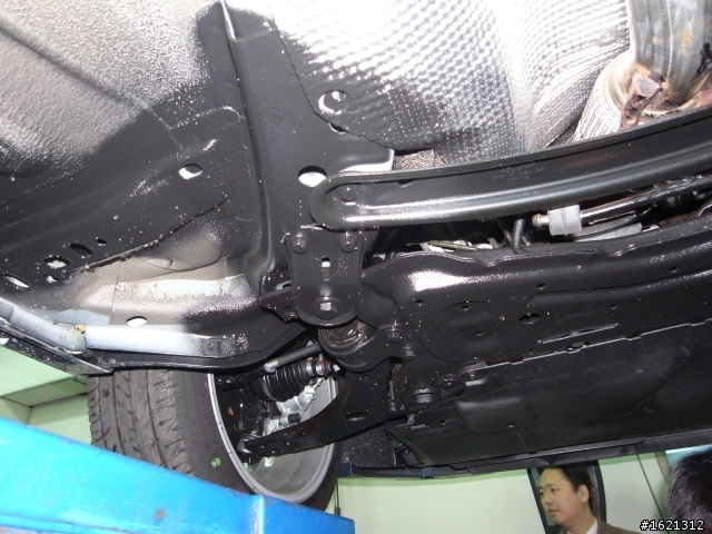 阿海到家了/電池通風管/鋁下護版/全車F30/GLARE美容/膠合雙層玻璃/後箱海馬墊