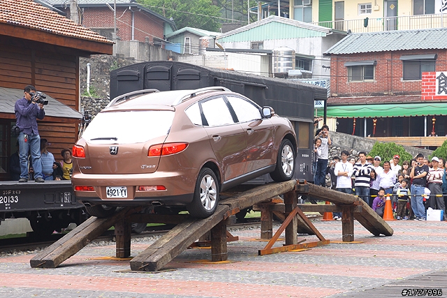 [圖多] LUXGEN用心+車主開心=LUXGEN FUN+