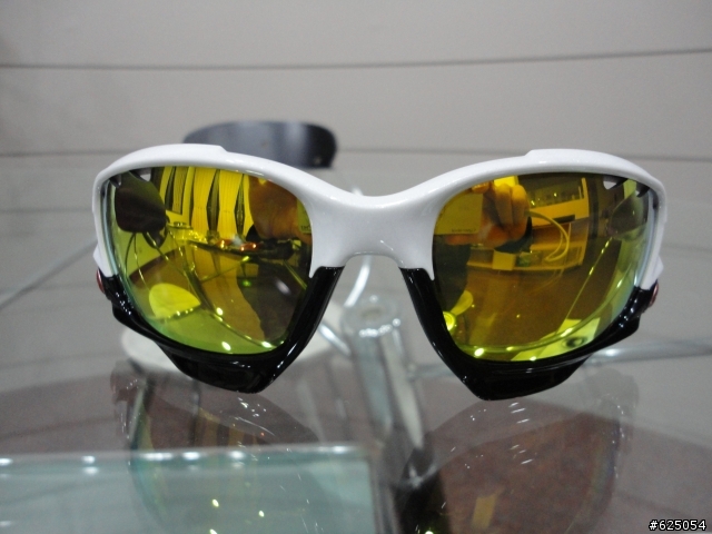 {開箱} 等待了兩個半月,終於到手了...~OAKLEY JAWBONE~