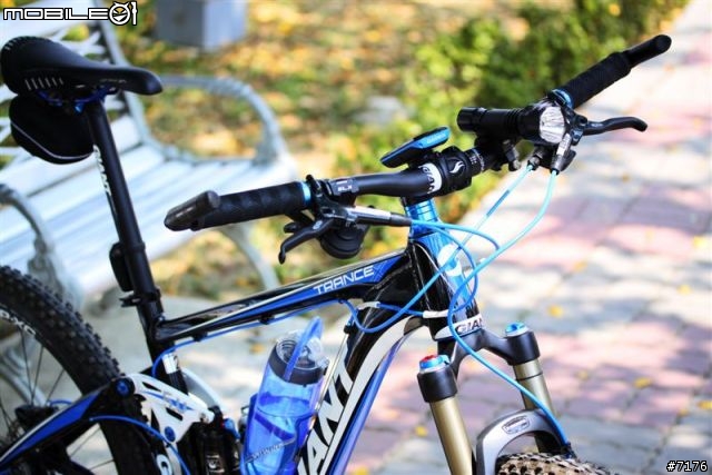 2011 GIANT Trance X2 開箱文 （圖多）2010/12/16 新增爆亮頭燈！2011/03/19 新增GARMIN EDGE 800!