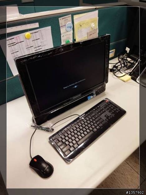 買給表妹的ALL IN ONE  Lenovo B300簡單開箱