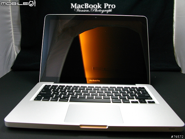 2011. MacBook Pro 13" 極速光速團入手＋高畫質開箱＋簡易心得
