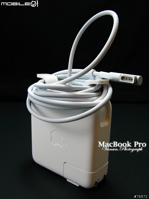 2011. MacBook Pro 13" 極速光速團入手＋高畫質開箱＋簡易心得