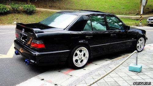 接手朋友 w124 500E