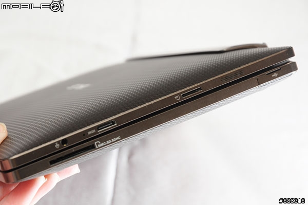 [採訪]華碩Eee Pad Transformer平版筆電結合 4月搭電信開賣
