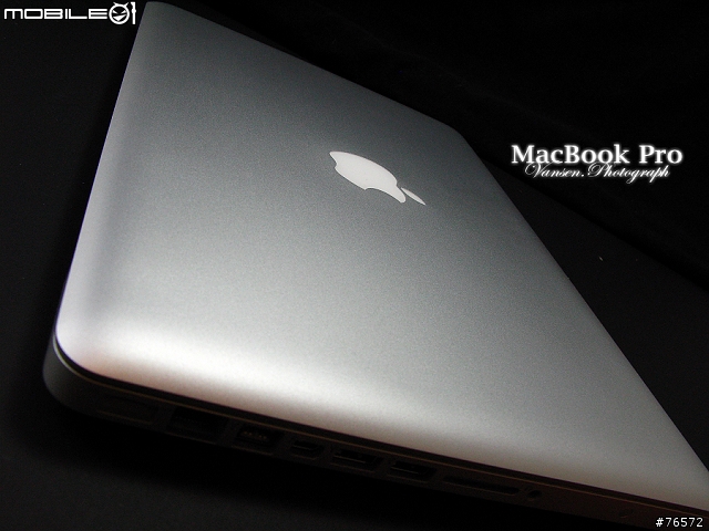 2011. MacBook Pro 13" 極速光速團入手＋高畫質開箱＋簡易心得