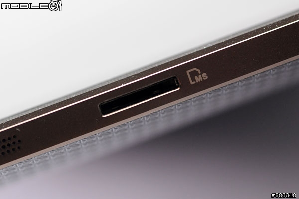 [採訪]華碩Eee Pad Transformer平版筆電結合 4月搭電信開賣