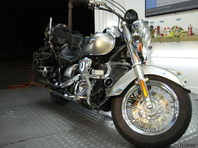 重機分享~本田豪華旗鑑GoldWing GL1800寶藍加映VN900美式作風改裝