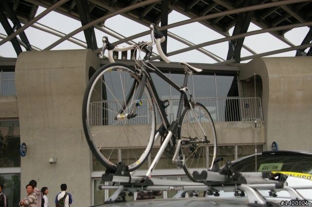 2011環台賽高雄情人碼頭衝刺點+世運終點站照片(補上影片)