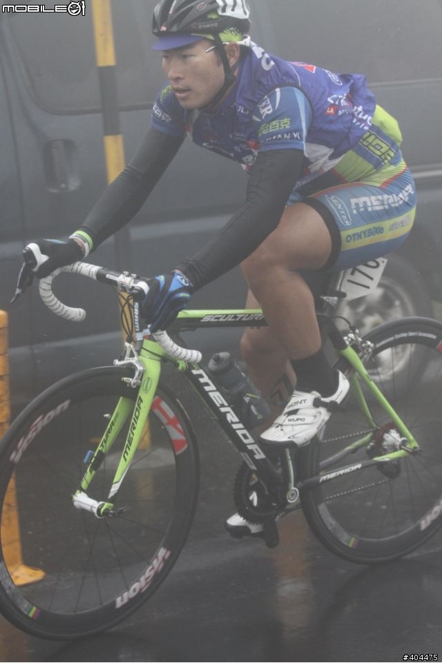 2011 環台賽 最終站...  霧茫茫 小油坑 400M 前 終點前!  台灣選手 加油