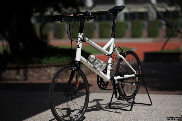一片大車聲浪中我默默選擇LOUIS GARNEAU 小徑車