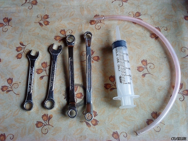 [DIY] 安裝 AeroQuip 金屬煞車油管 & 更換煞車油