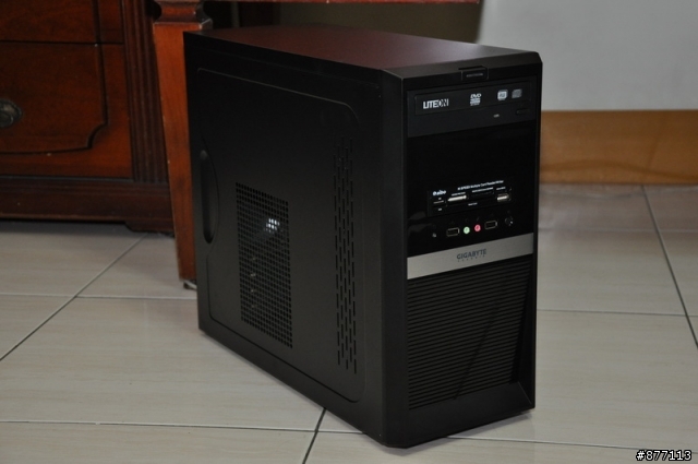 新電腦新機殼開箱GIGABYTE  MK01