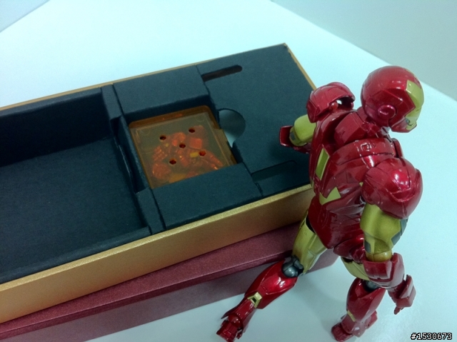 海洋堂輪轉特攝系例【IRON MAN】精美小套房