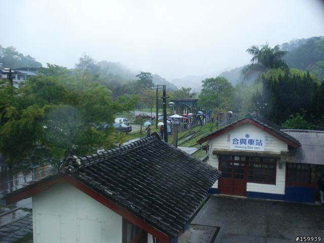 [試乘] 雨中．慢騎．內灣行。