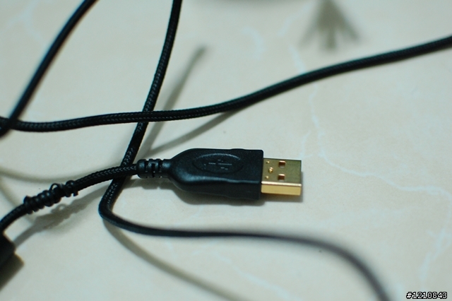 專為競技而生 - SteelSeries Ikari Optical 光學電競滑鼠 分享