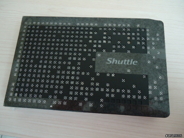 [新手的不專業開箱] Shuttle XS35 LCD背掛 迷你電腦 入門文書機