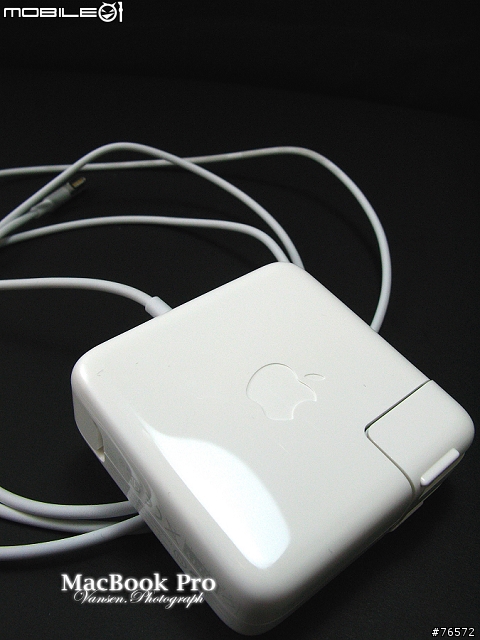 2011. MacBook Pro 13" 極速光速團入手＋高畫質開箱＋簡易心得