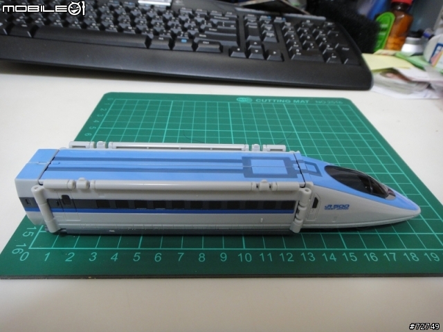 [開箱] 一台汽車 兩倍樂趣- VOOV極速變身車 (04.10新車介紹連結）
