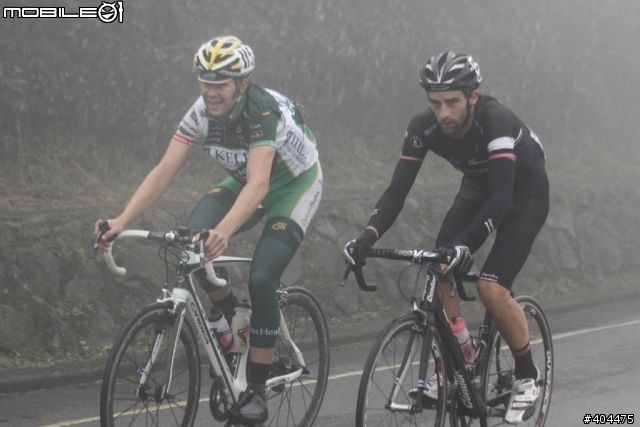 2011 環台賽 最終站...  霧茫茫 小油坑 400M 前 終點前!  台灣選手 加油