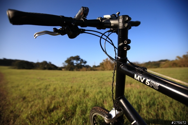 一片大車聲浪中我默默選擇LOUIS GARNEAU 小徑車