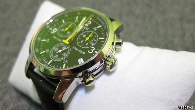 送生日禮，先小開箱！ TISSOT T-SPORT QUARTZ CHRONOGRAPH