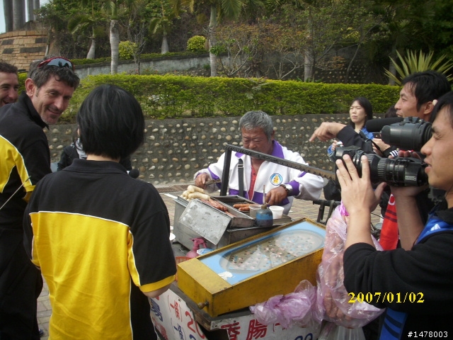2011環台賽彰化站之香腸攤外交篇