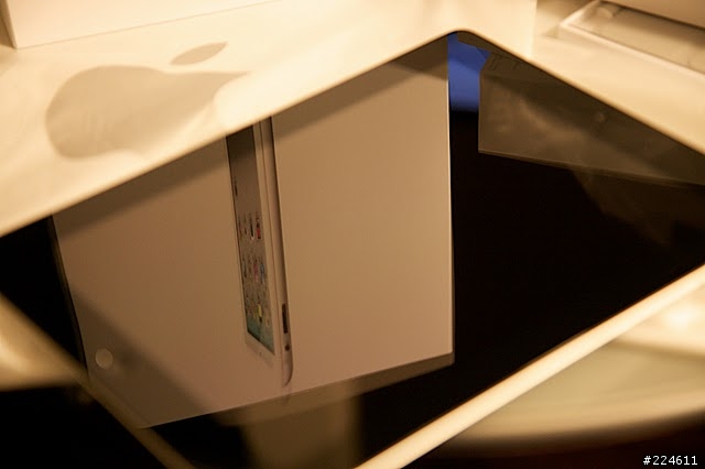 iPad 2 開箱 (黑色+白色)