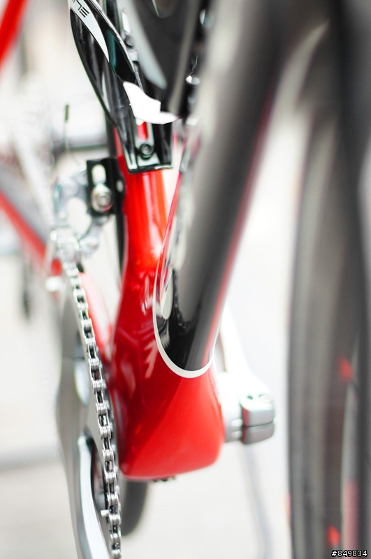 [7.01kg] Cervelo SOLOIST CSC車隊版碳纖維公路車架，誕生全記錄。