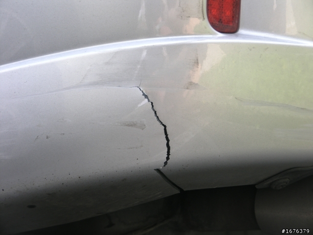 保桿破成這樣還能補嗎?