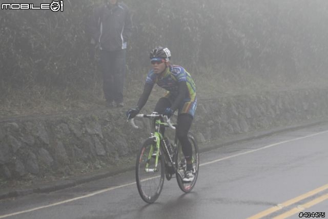 2011 環台賽 最終站...  霧茫茫 小油坑 400M 前 終點前!  台灣選手 加油