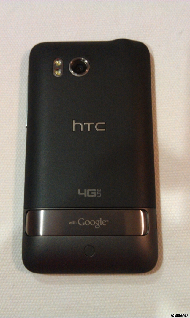 HTC Thunderbolt 4G 之新手開兩箱